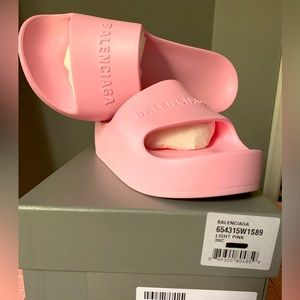 Balenciaga chunky slides